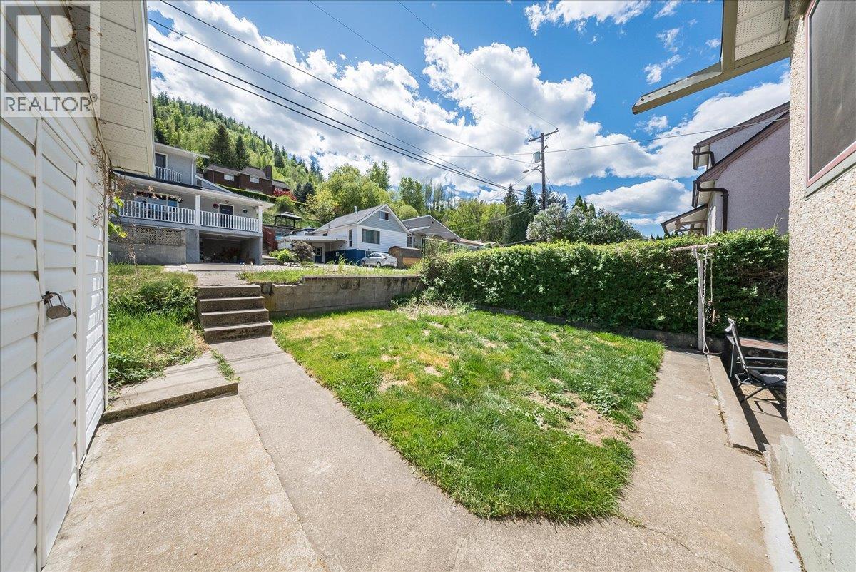 128 Haig Street, Warfield, British Columbia  V1R 2L9 - Photo 39 - 10387374