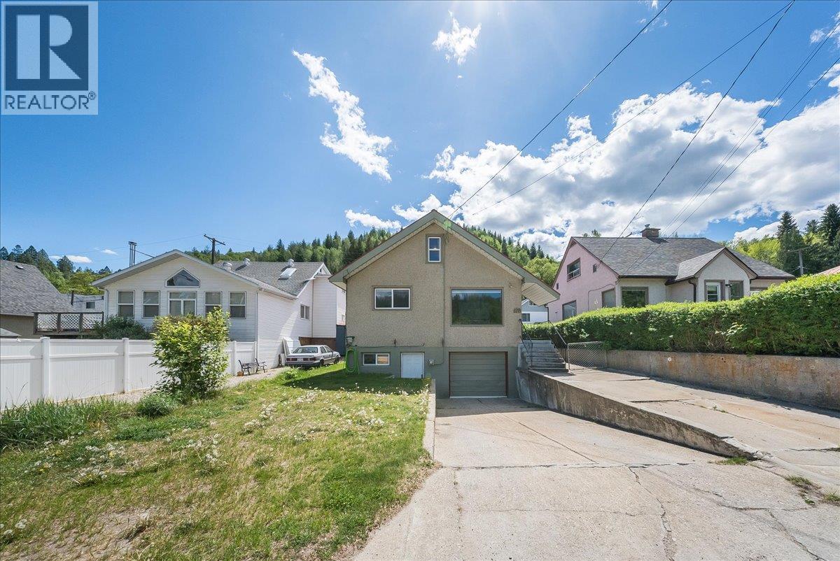 128 Haig Street, Warfield, British Columbia  V1R 2L9 - Photo 45 - 10387374