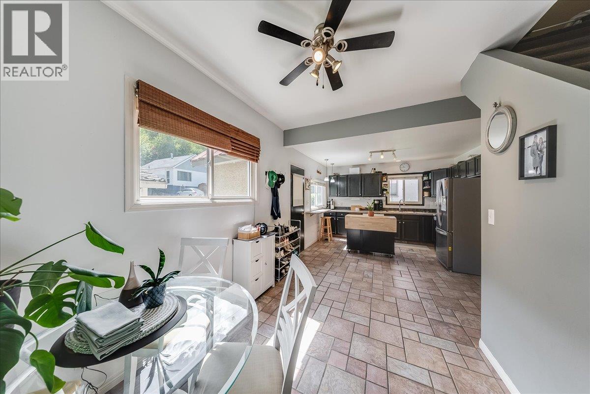 128 Haig Street, Warfield, British Columbia  V1R 2L9 - Photo 5 - 10387374