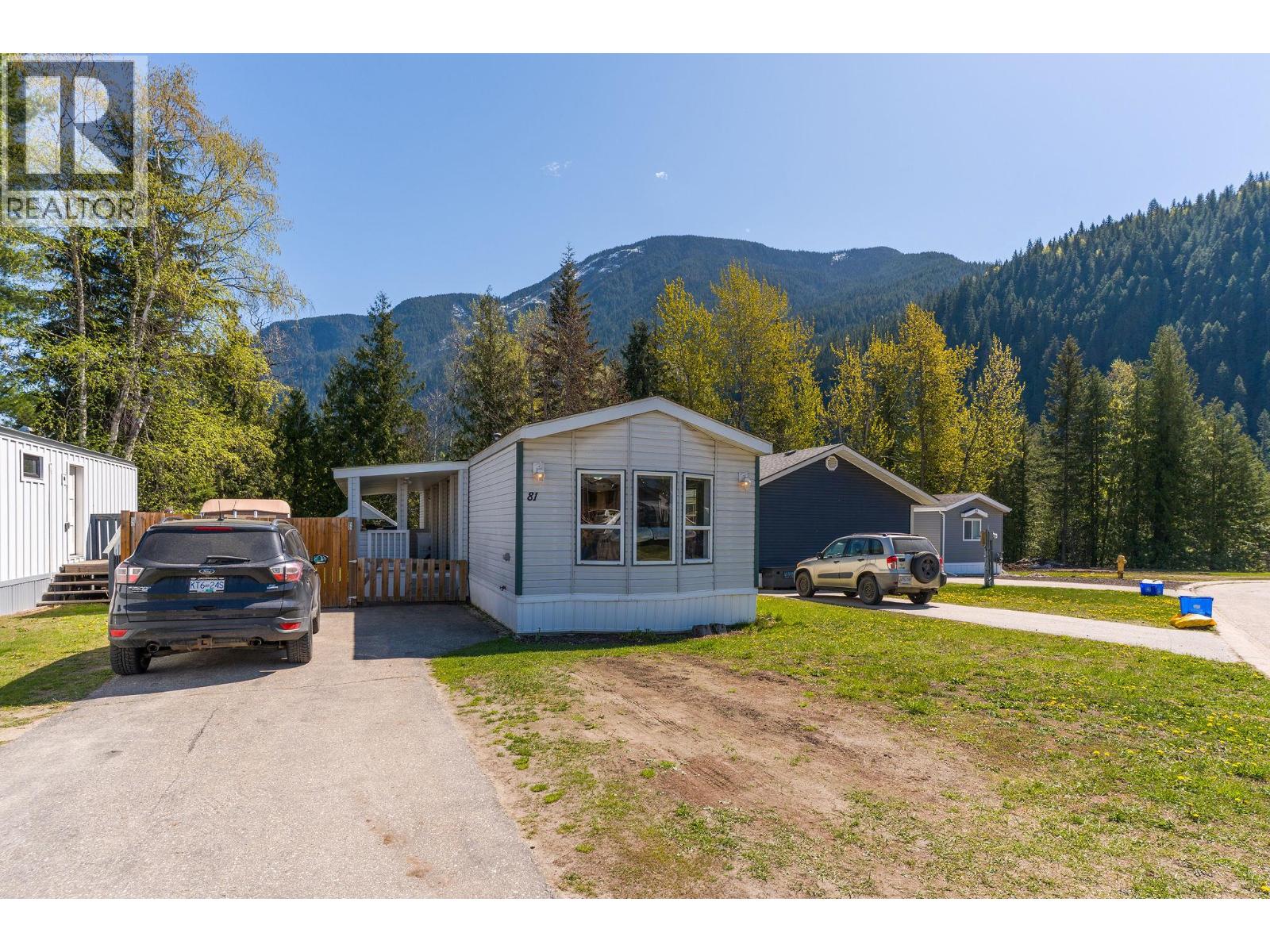 81 Johnson Way, Revelstoke, British Columbia  V0E 2S1 - Photo 1 - 10387449