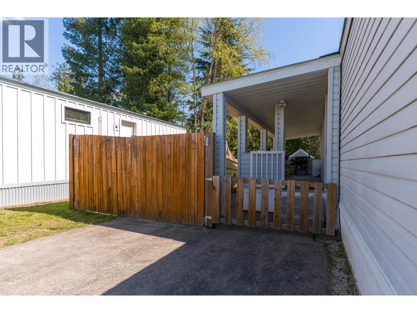81 Johnson Way, Revelstoke, British Columbia  V0E 2S1 - Photo 2 - 10387449