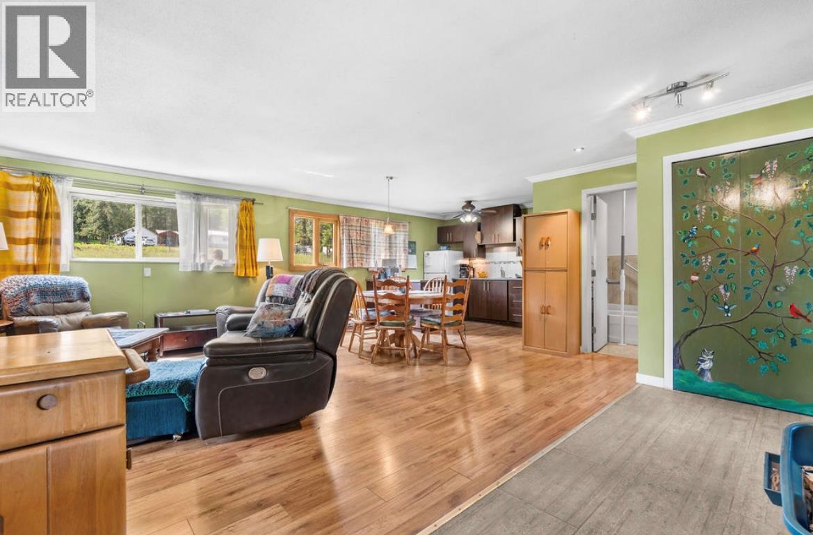 600 Robinson Road, Edgewood, British Columbia  V0G 1J0 - Photo 13 - 10387376