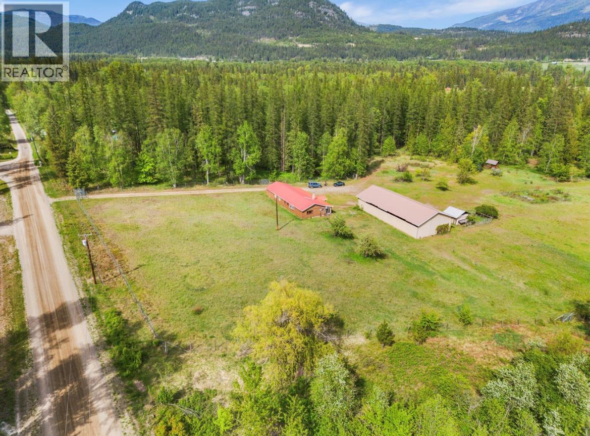 600 Robinson Road, Edgewood, British Columbia  V0G 1J0 - Photo 26 - 10387376