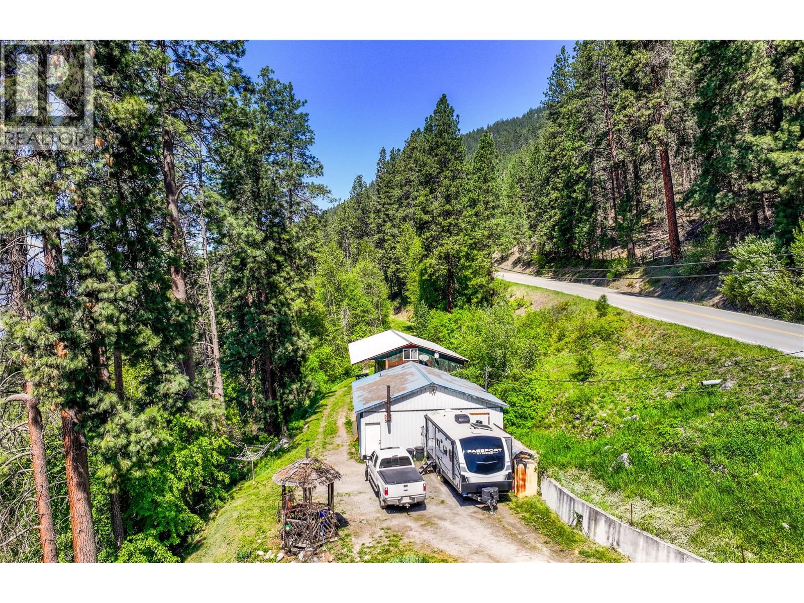 8281 Hwy 3a, Sirdar, British Columbia  V0B 2C0 - Photo 26 - 10385236