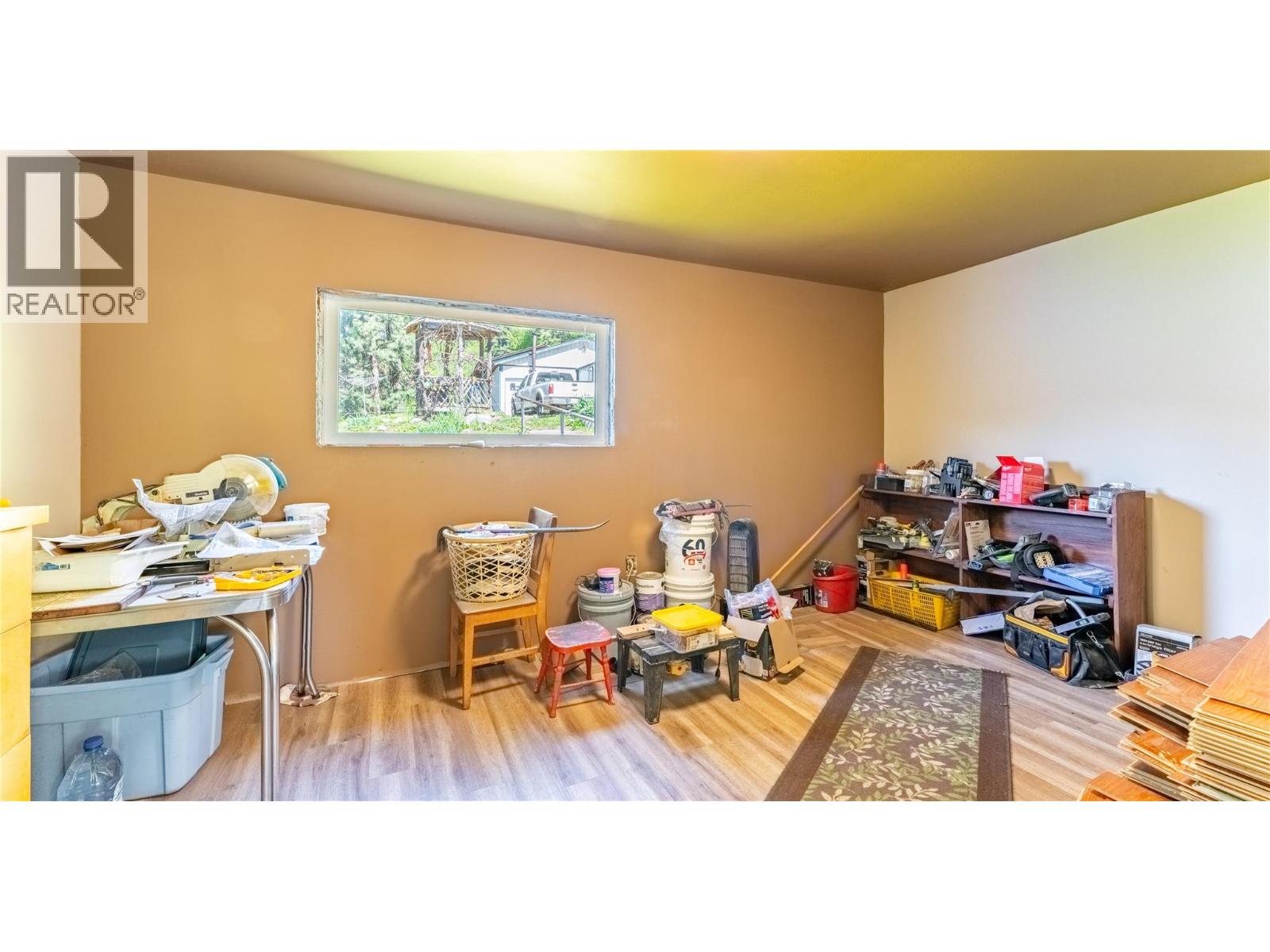 8281 Hwy 3a, Sirdar, British Columbia  V0B 2C0 - Photo 29 - 10385236
