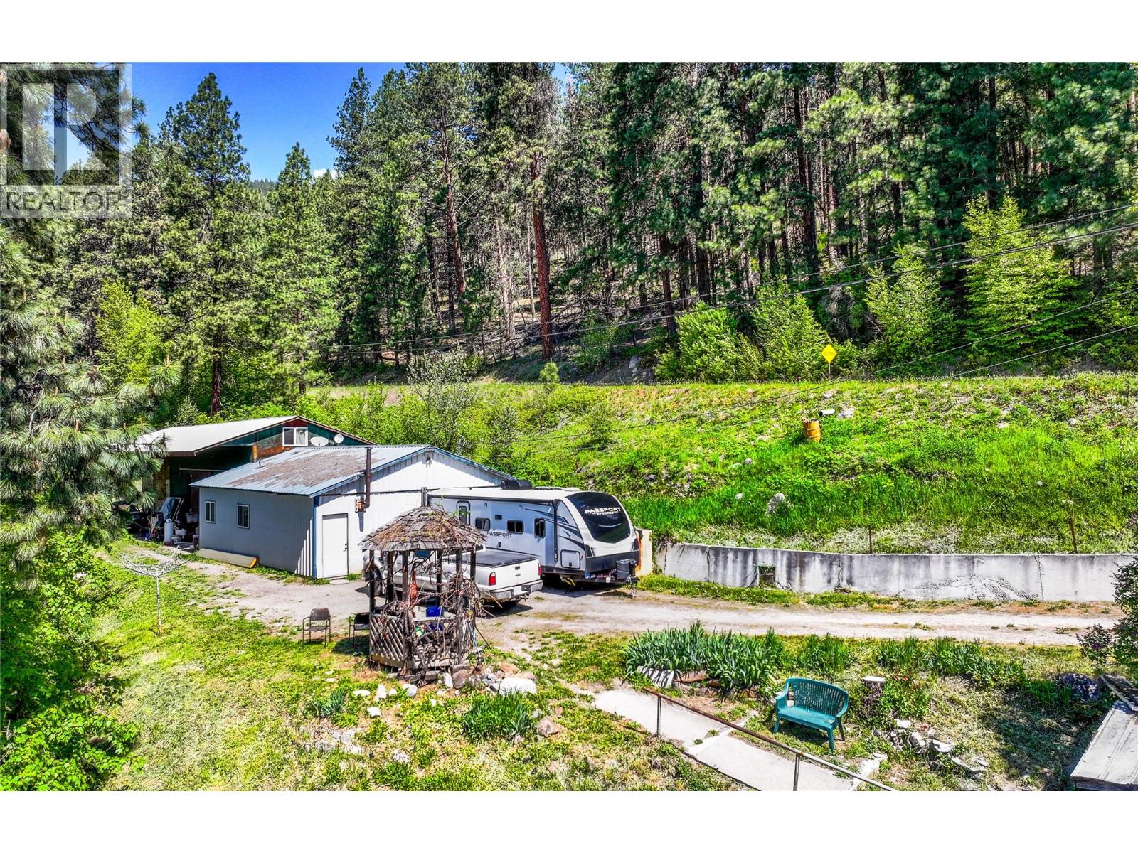 8281 Hwy 3a, Sirdar, British Columbia  V0B 2C0 - Photo 3 - 10385236