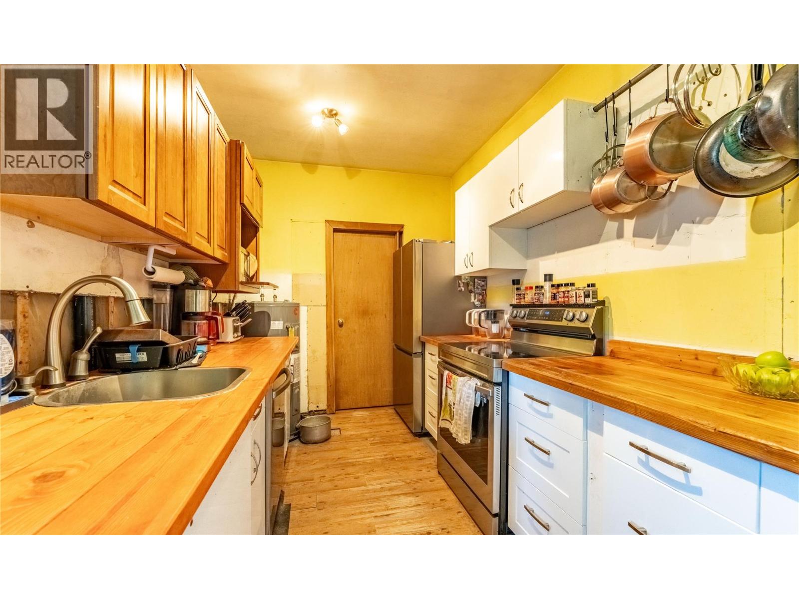 8281 Hwy 3a, Sirdar, British Columbia  V0B 2C0 - Photo 36 - 10385236