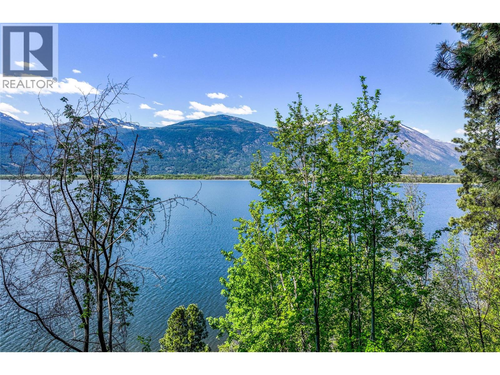 8281 Hwy 3a, Sirdar, British Columbia  V0B 2C0 - Photo 4 - 10385236
