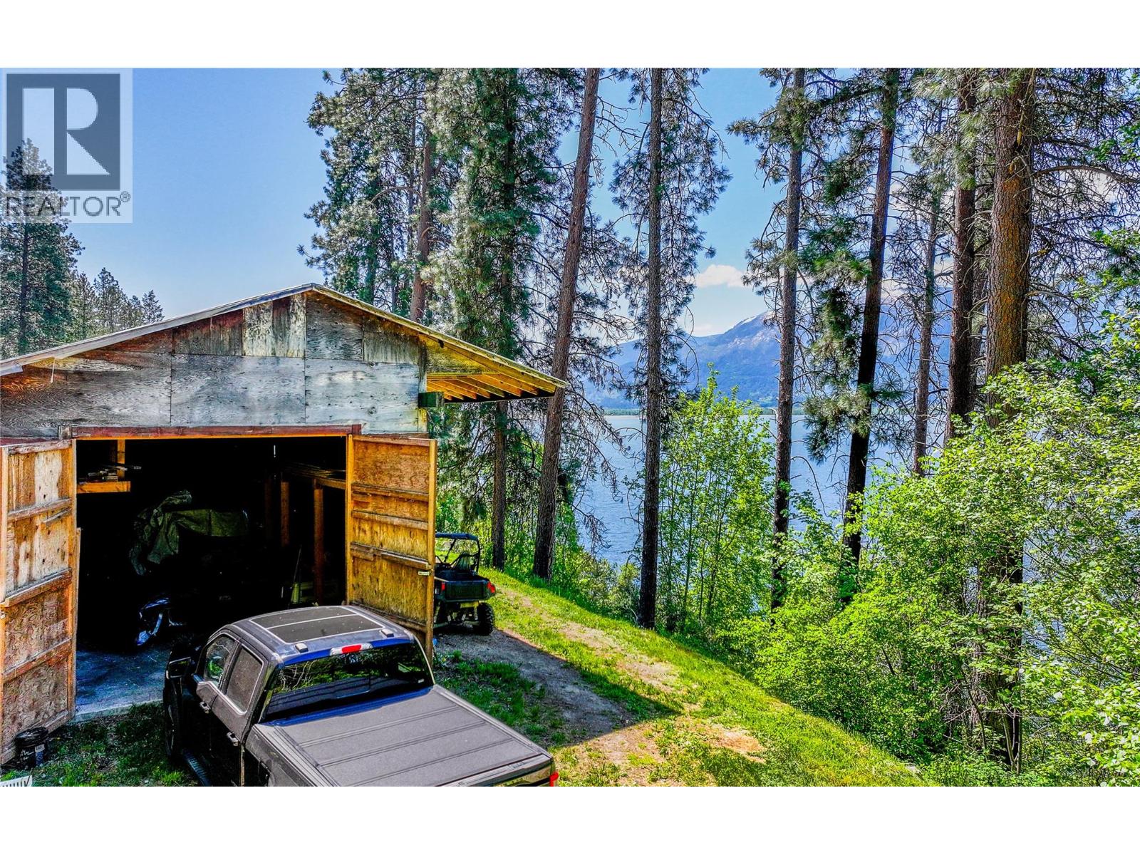 8281 Hwy 3a, Sirdar, British Columbia  V0B 2C0 - Photo 6 - 10385236