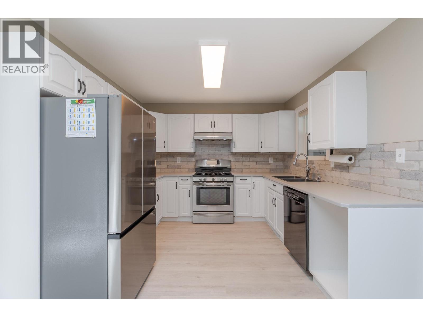 876 Eveningstar Crescent, Oliver, British Columbia  V0H 1T0 - Photo 8 - 10387312