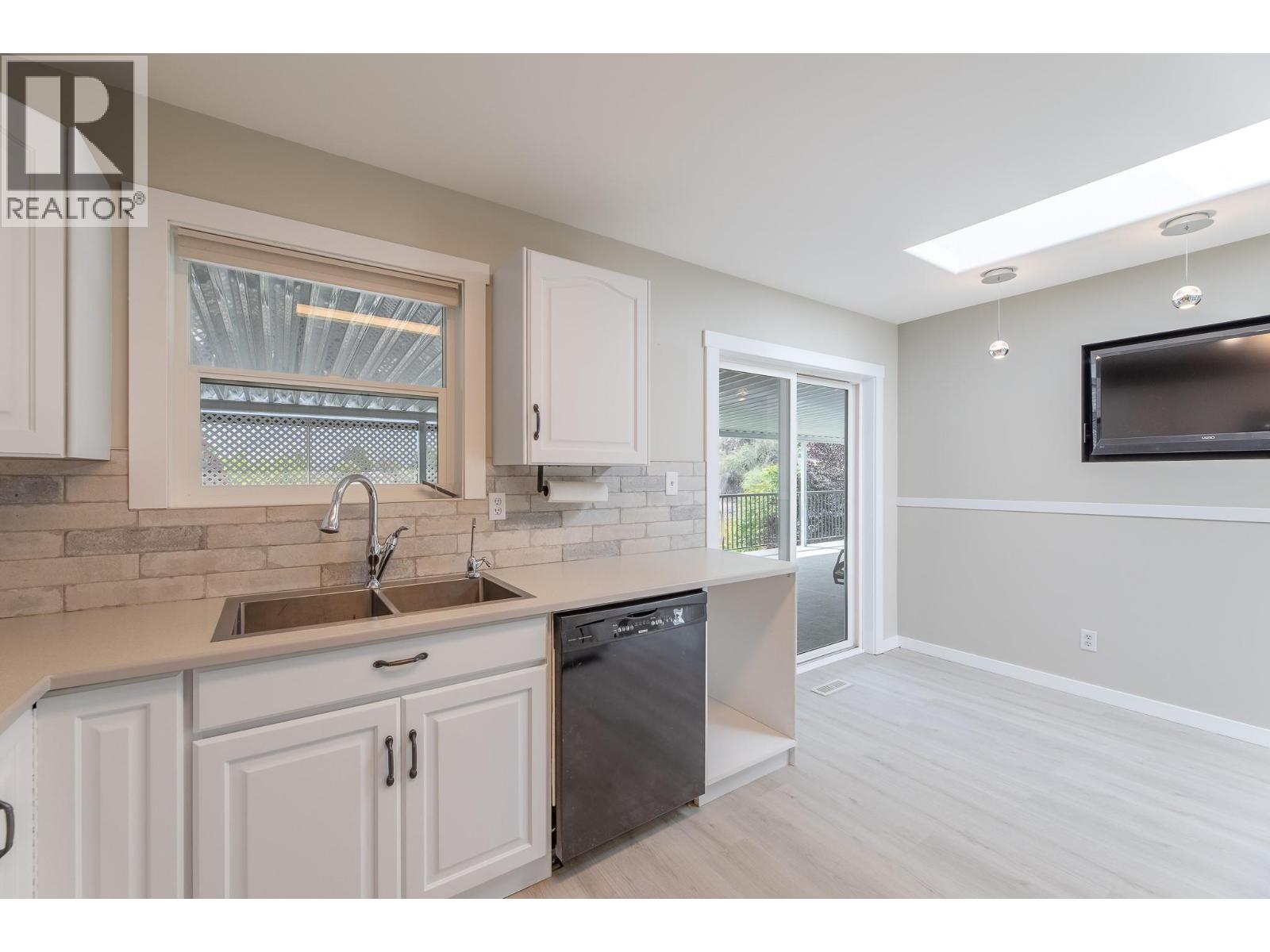 876 Eveningstar Crescent, Oliver, British Columbia  V0H 1T0 - Photo 9 - 10387312
