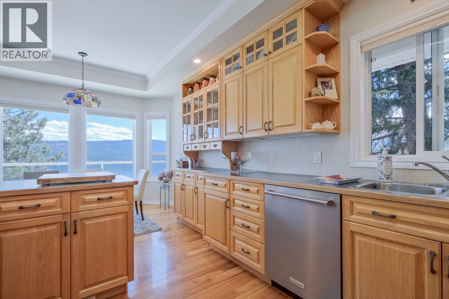 10309 Columbia Way, Vernon, British Columbia  V1H 2B6 - Photo 10 - 10387099