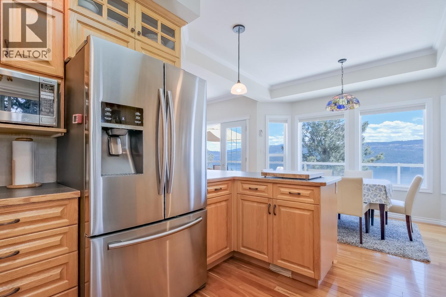 10309 Columbia Way, Vernon, British Columbia  V1H 2B6 - Photo 11 - 10387099