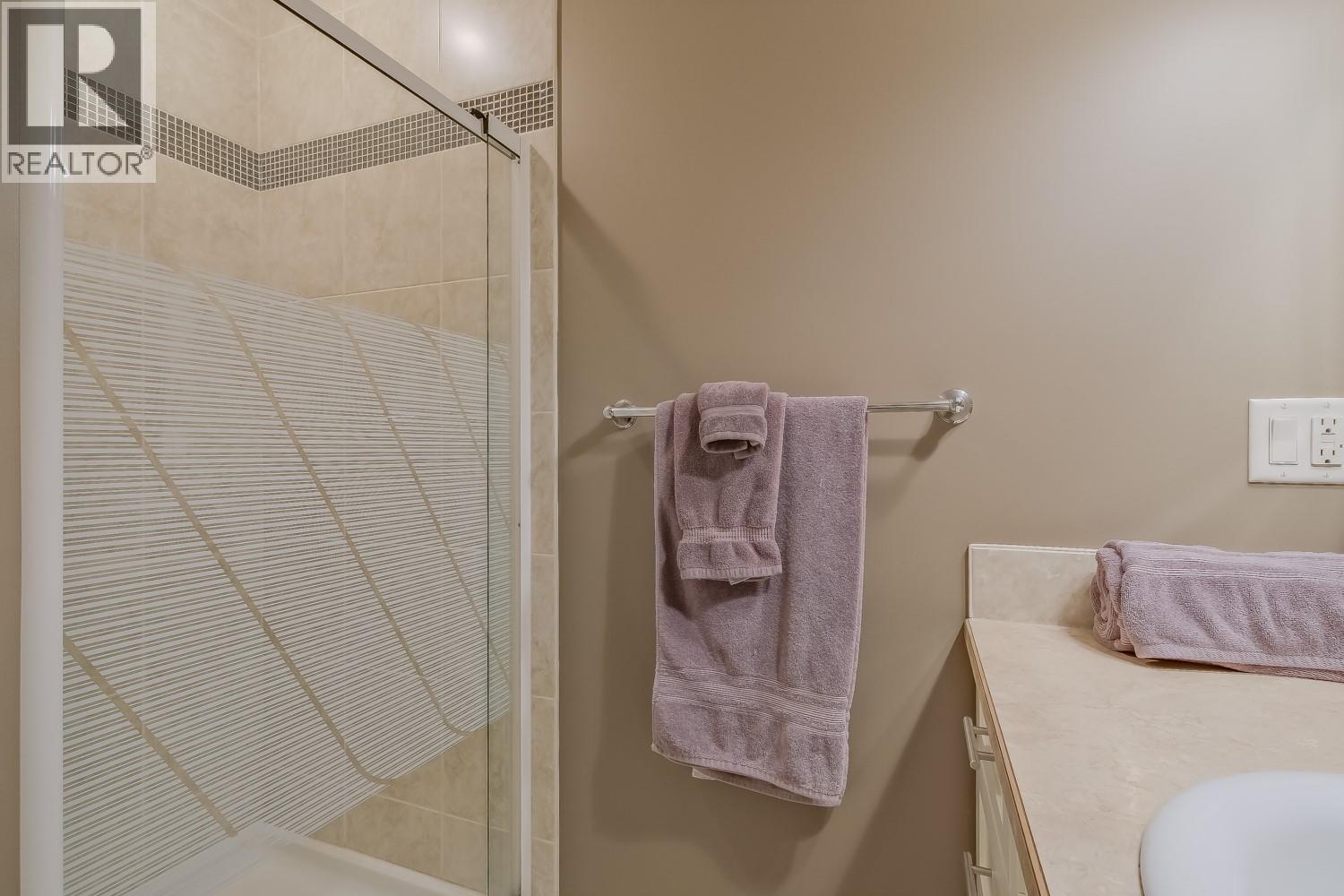 10309 Columbia Way, Vernon, British Columbia  V1H 2B6 - Photo 38 - 10387099