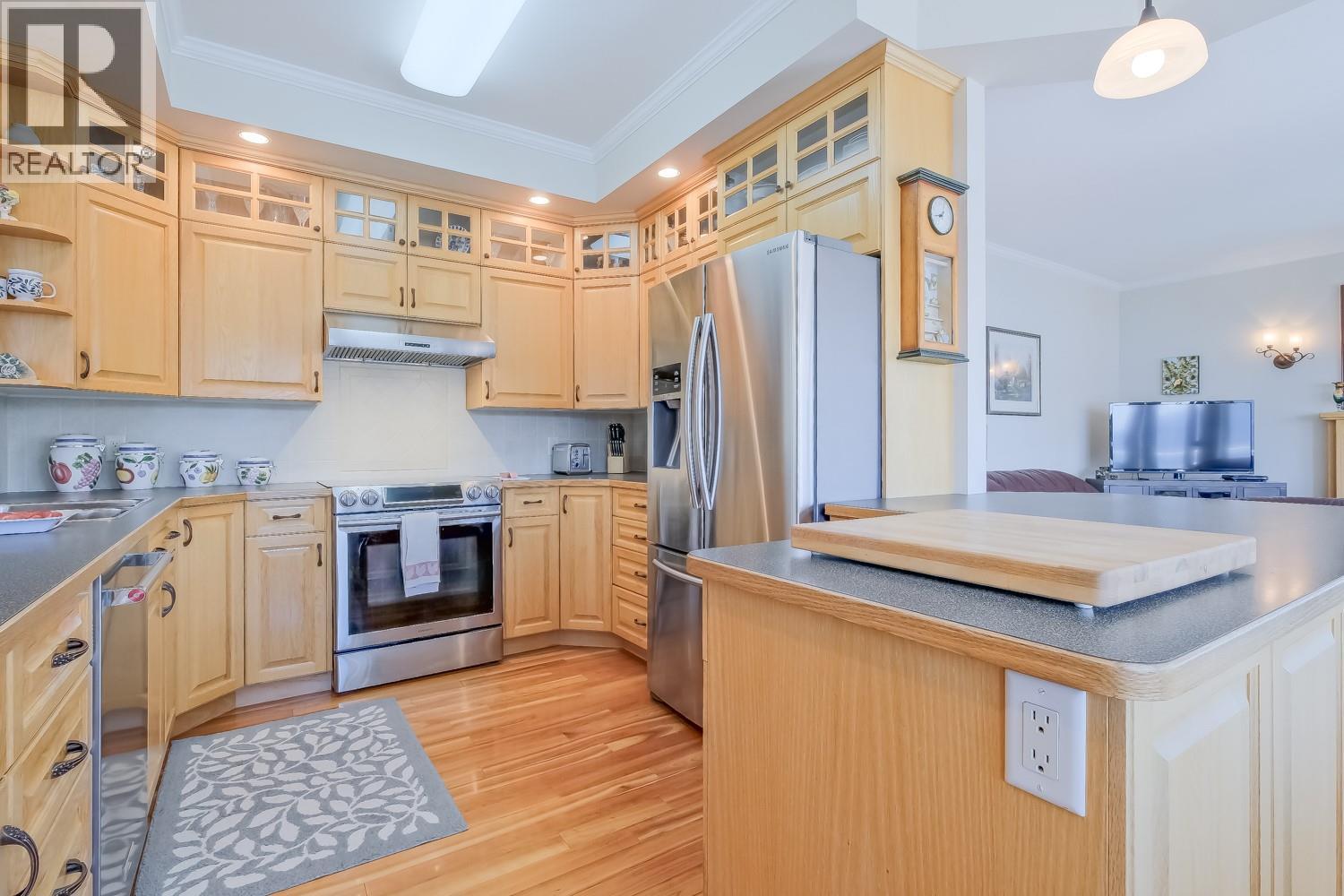 10309 Columbia Way, Vernon, British Columbia  V1H 2B6 - Photo 9 - 10387099