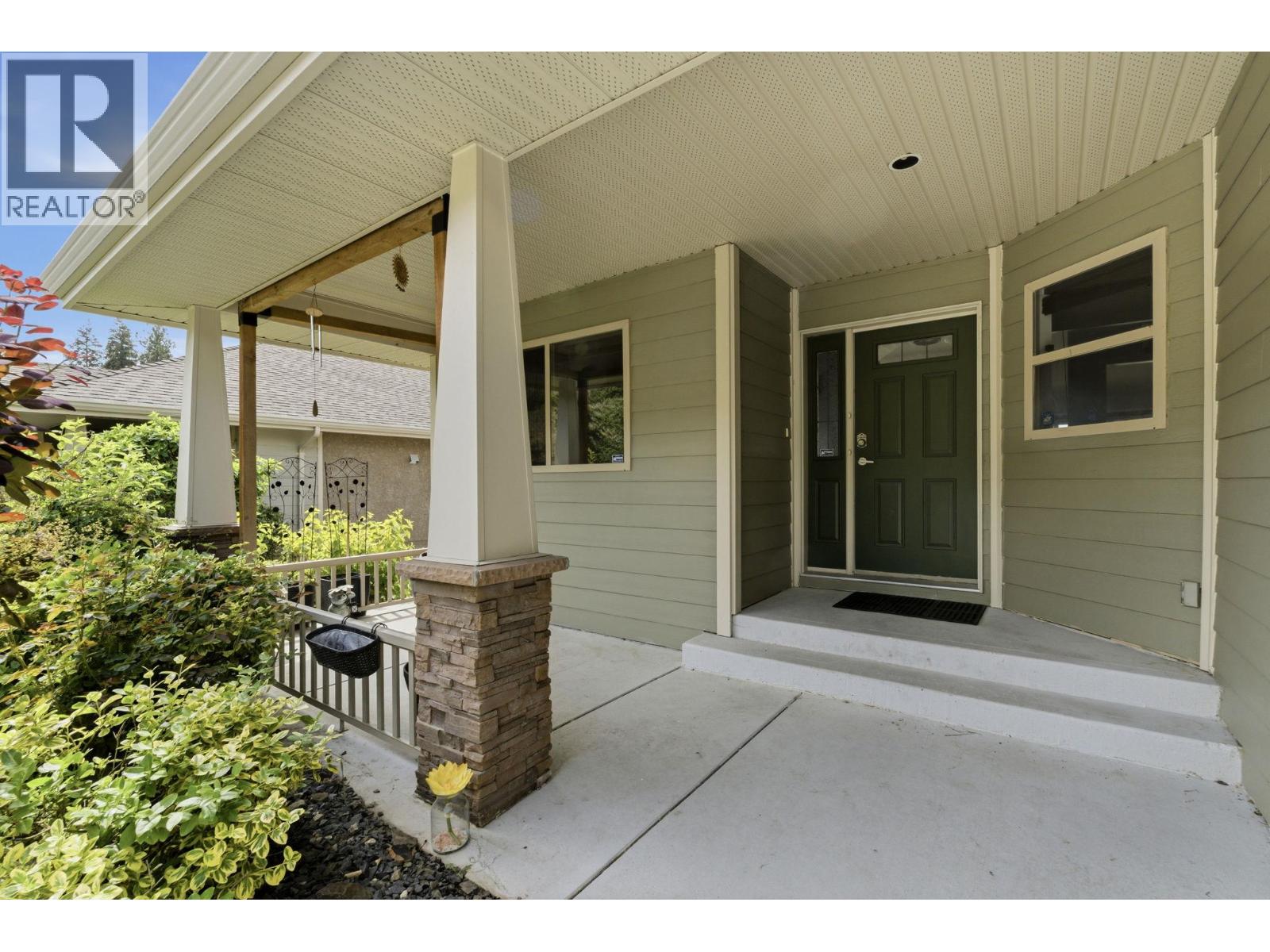 3516 Camelback Drive, Kelowna, British Columbia  V1X 8A7 - Photo 3 - 10387297