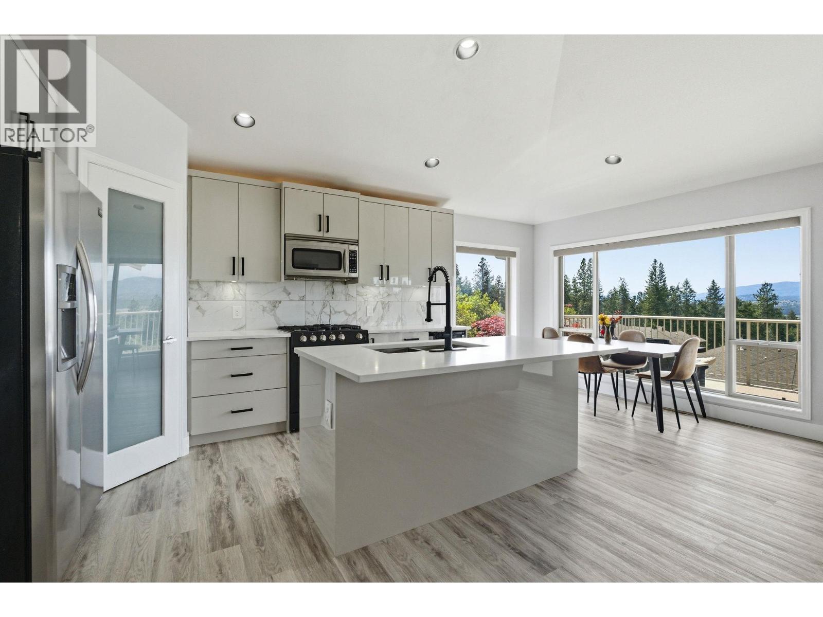 3516 Camelback Drive, Kelowna, British Columbia  V1X 8A7 - Photo 4 - 10387297