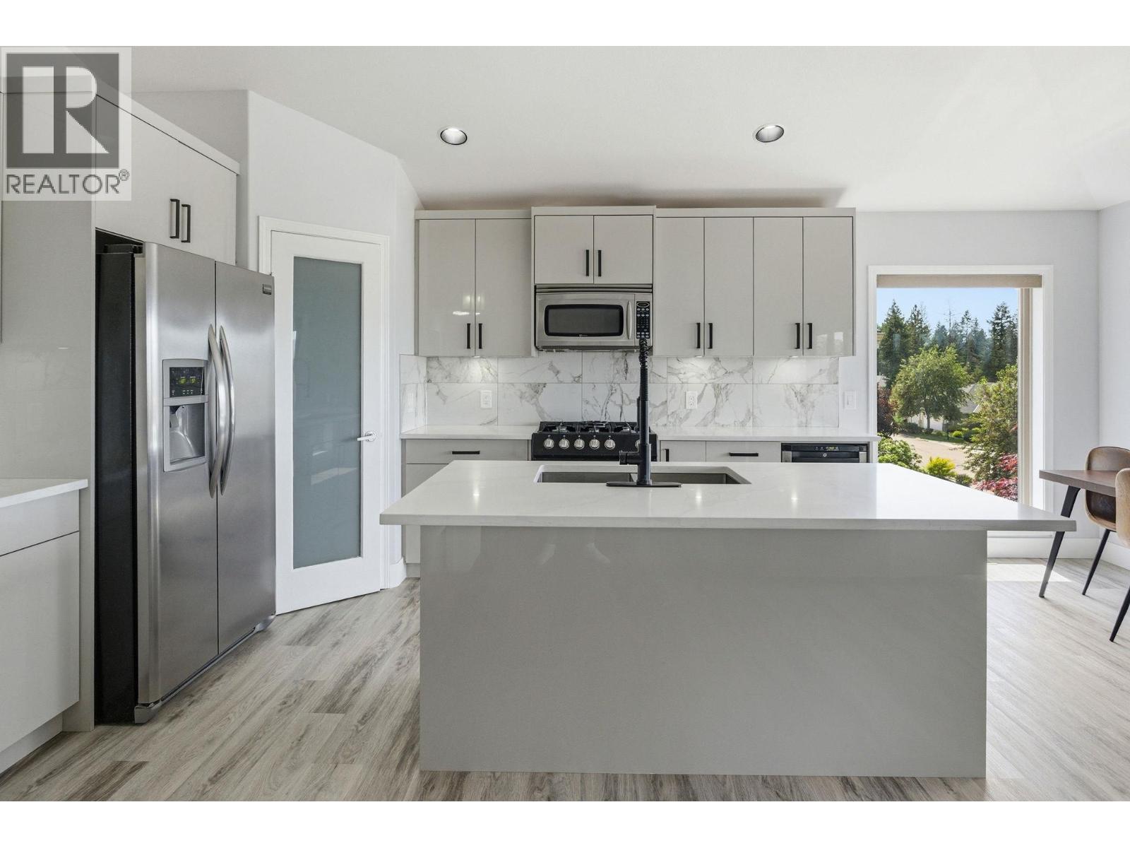 3516 Camelback Drive, Kelowna, British Columbia  V1X 8A7 - Photo 5 - 10387297