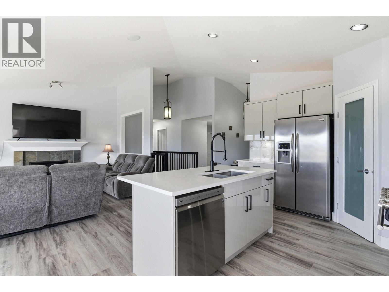 3516 Camelback Drive, Kelowna, British Columbia  V1X 8A7 - Photo 8 - 10387297