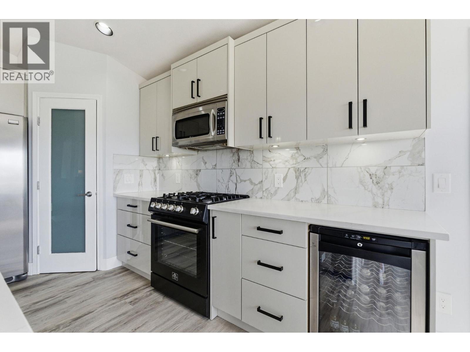 3516 Camelback Drive, Kelowna, British Columbia  V1X 8A7 - Photo 9 - 10387297