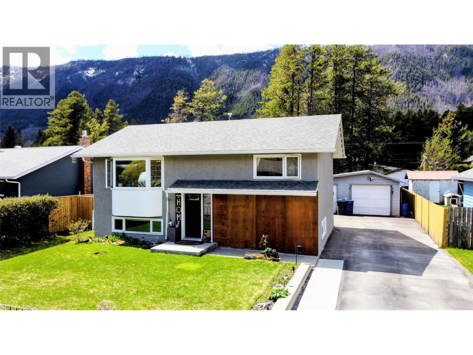 457 Mountain Ash Crescent, sparwood, British Columbia