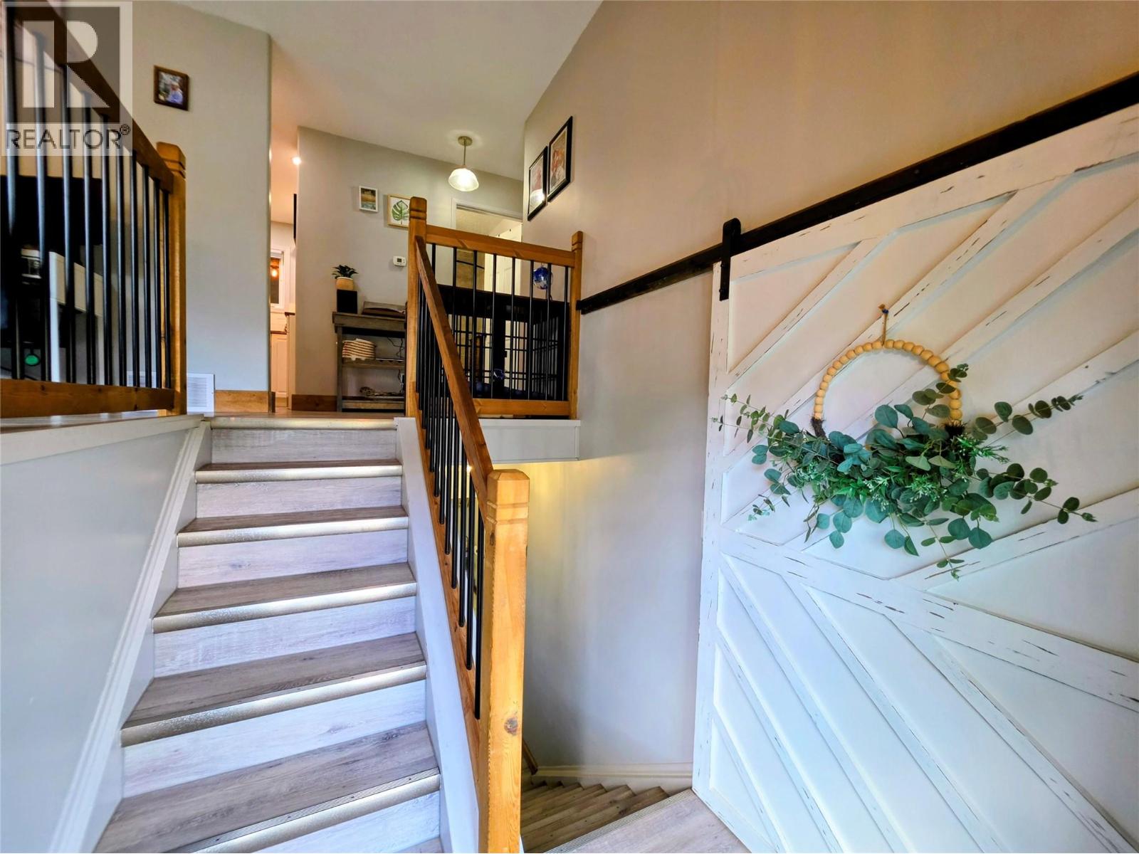 457 Mountain Ash Crescent, Sparwood, British Columbia  V0B 2G1 - Photo 3 - 10387309