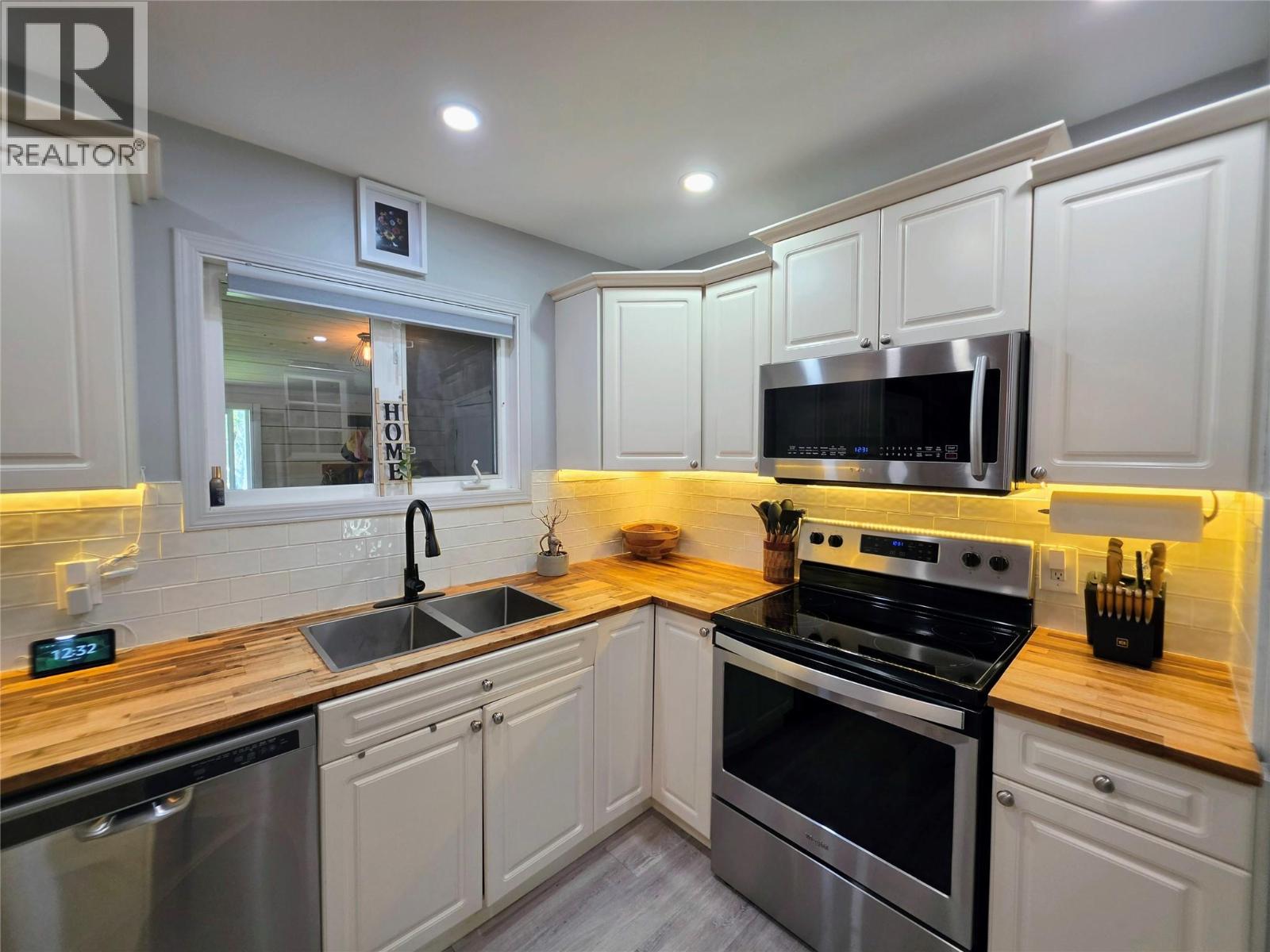 457 Mountain Ash Crescent, Sparwood, British Columbia  V0B 2G1 - Photo 7 - 10387309