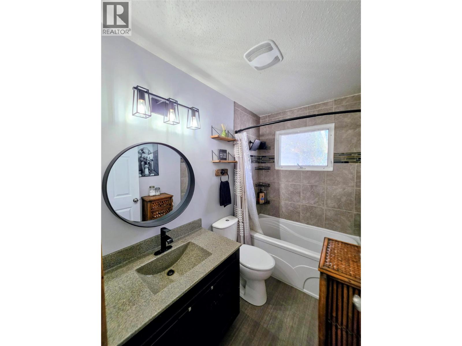 457 Mountain Ash Crescent, Sparwood, British Columbia  V0B 2G1 - Photo 8 - 10387309