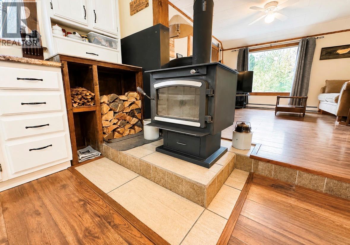 315 Everette Avenue, Greenwood, British Columbia  V0H 1J0 - Photo 8 - 10387147
