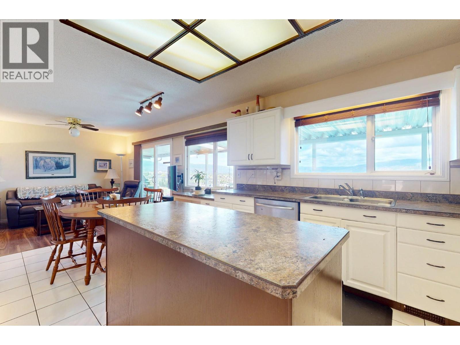 460 El Camino Road, Kelowna, British Columbia  V1X 2R9 - Photo 3 - 10386503