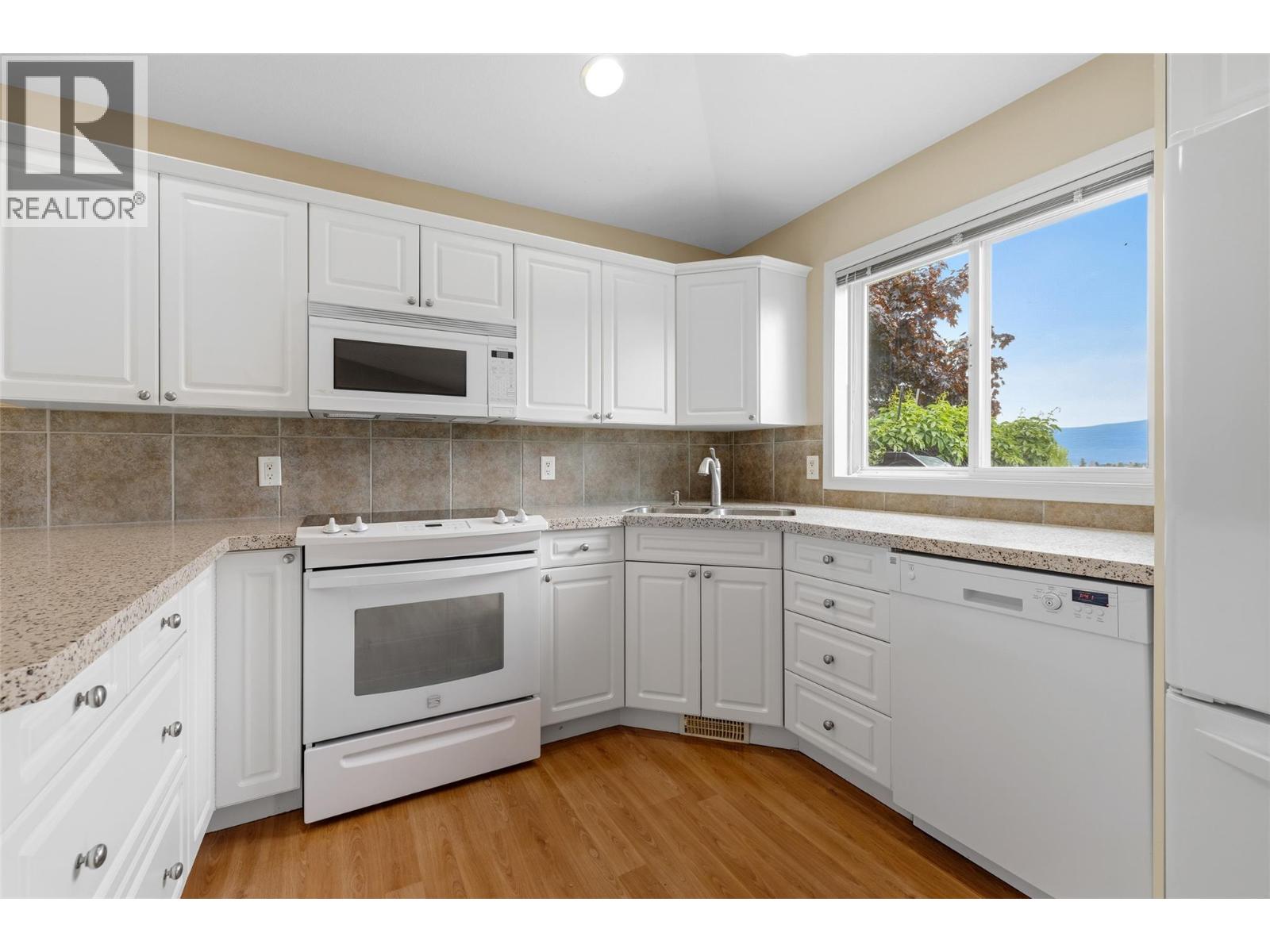 1999 Rosealee Lane, West Kelowna, British Columbia  V1Z 3Z6 - Photo 9 - 10387416