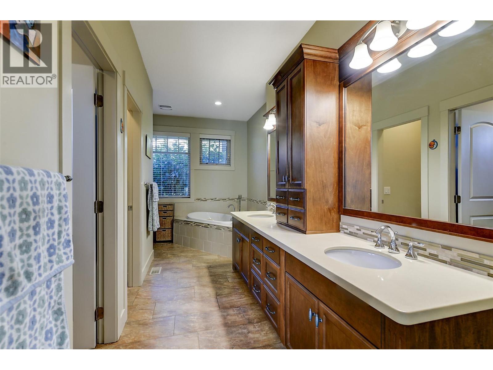 1147 Glenview Court, Kelowna, British Columbia  V1Y 0A7 - Photo 11 - 10387368