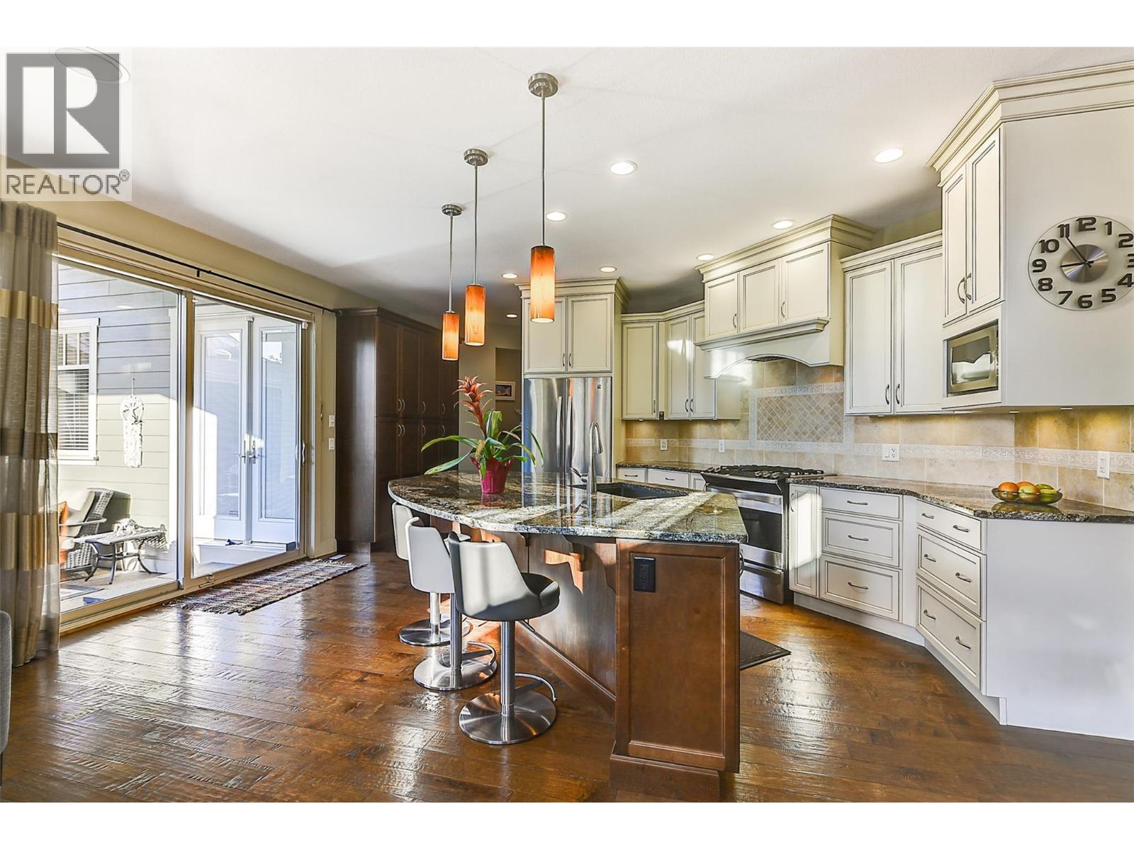 1147 Glenview Court, Kelowna, British Columbia  V1Y 0A7 - Photo 4 - 10387368
