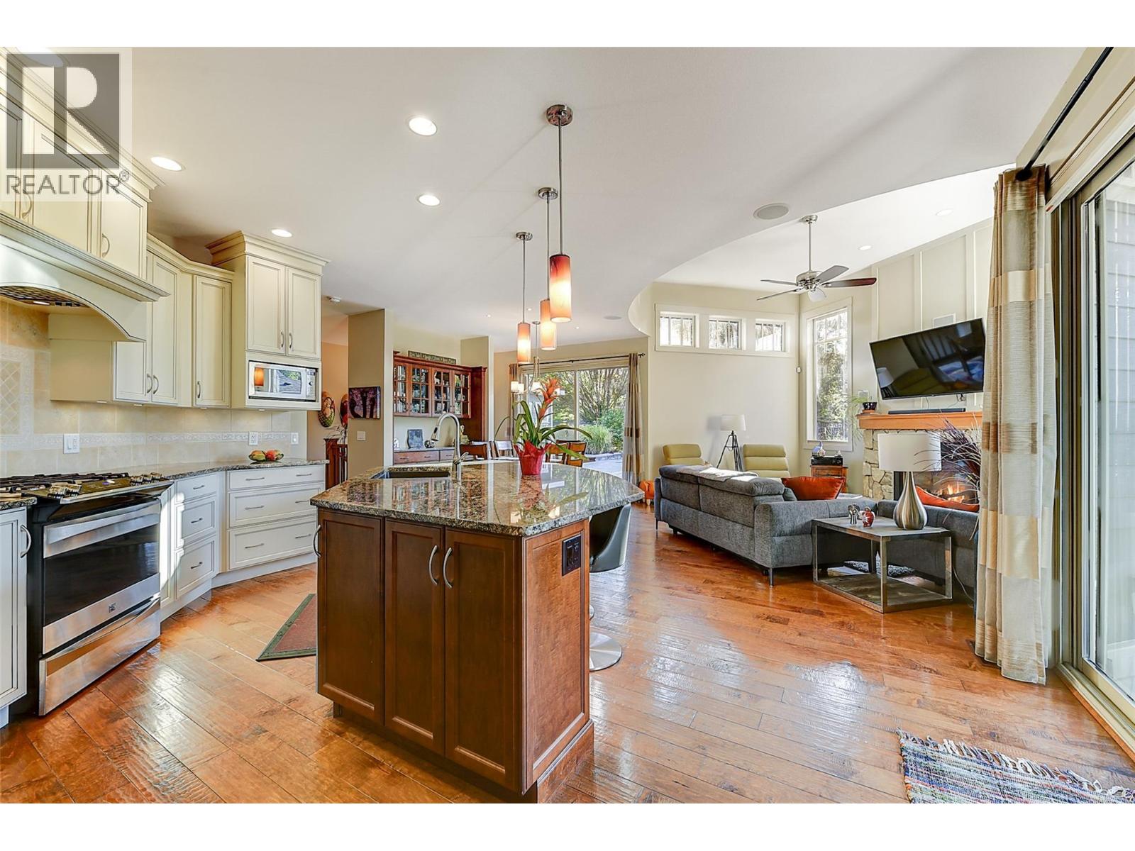 1147 Glenview Court, Kelowna, British Columbia  V1Y 0A7 - Photo 6 - 10387368