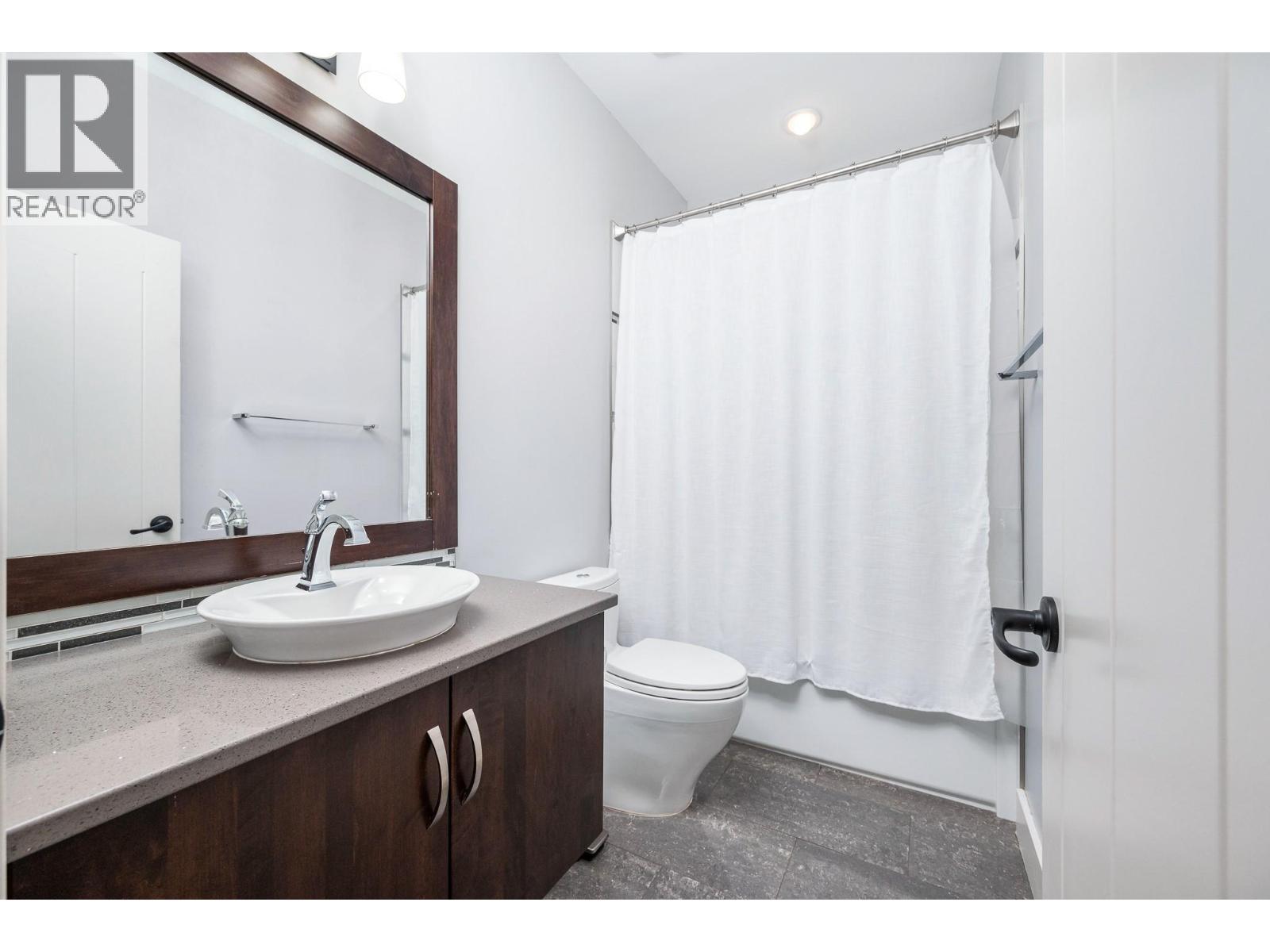 7436 Sun Peaks Drive, Vernon, British Columbia  V1B 4C7 - Photo 27 - 10387463