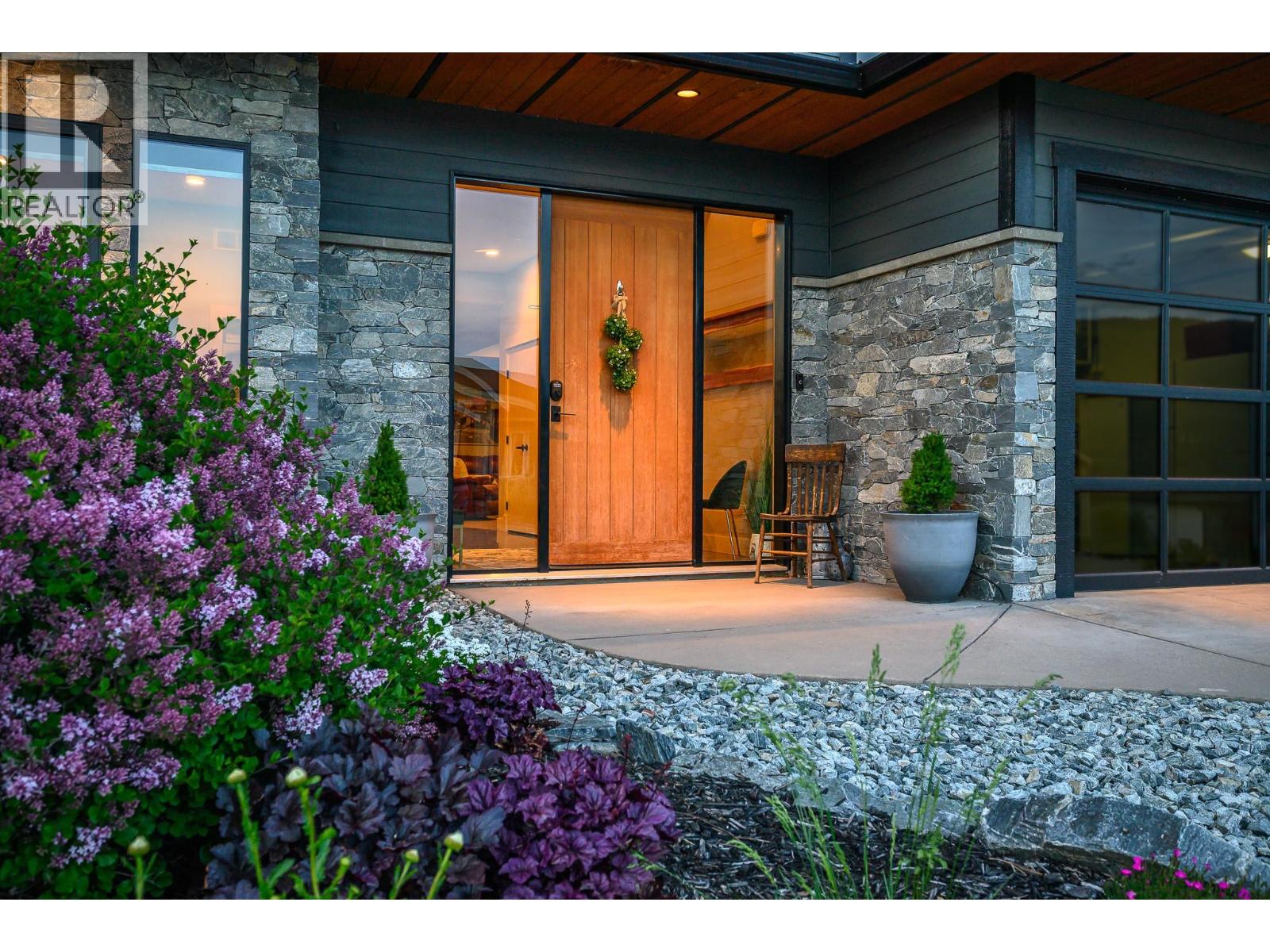 7436 Sun Peaks Drive, Vernon, British Columbia  V1B 4C7 - Photo 4 - 10387463