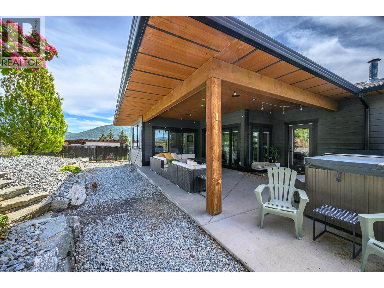 7436 Sun Peaks Drive, Vernon, British Columbia  V1B 4C7 - Photo 43 - 10387463