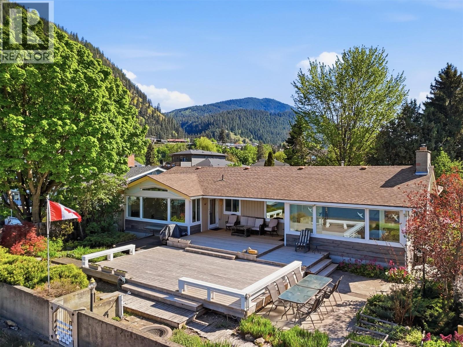327 Lakeshore Drive, chase, British Columbia