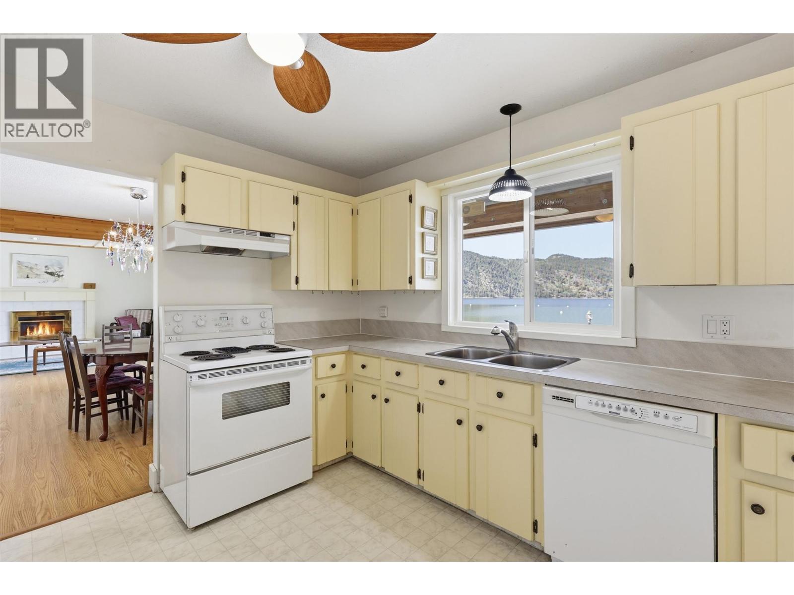 327 Lakeshore Drive, Chase, British Columbia  V0E 1M0 - Photo 15 - 10387319