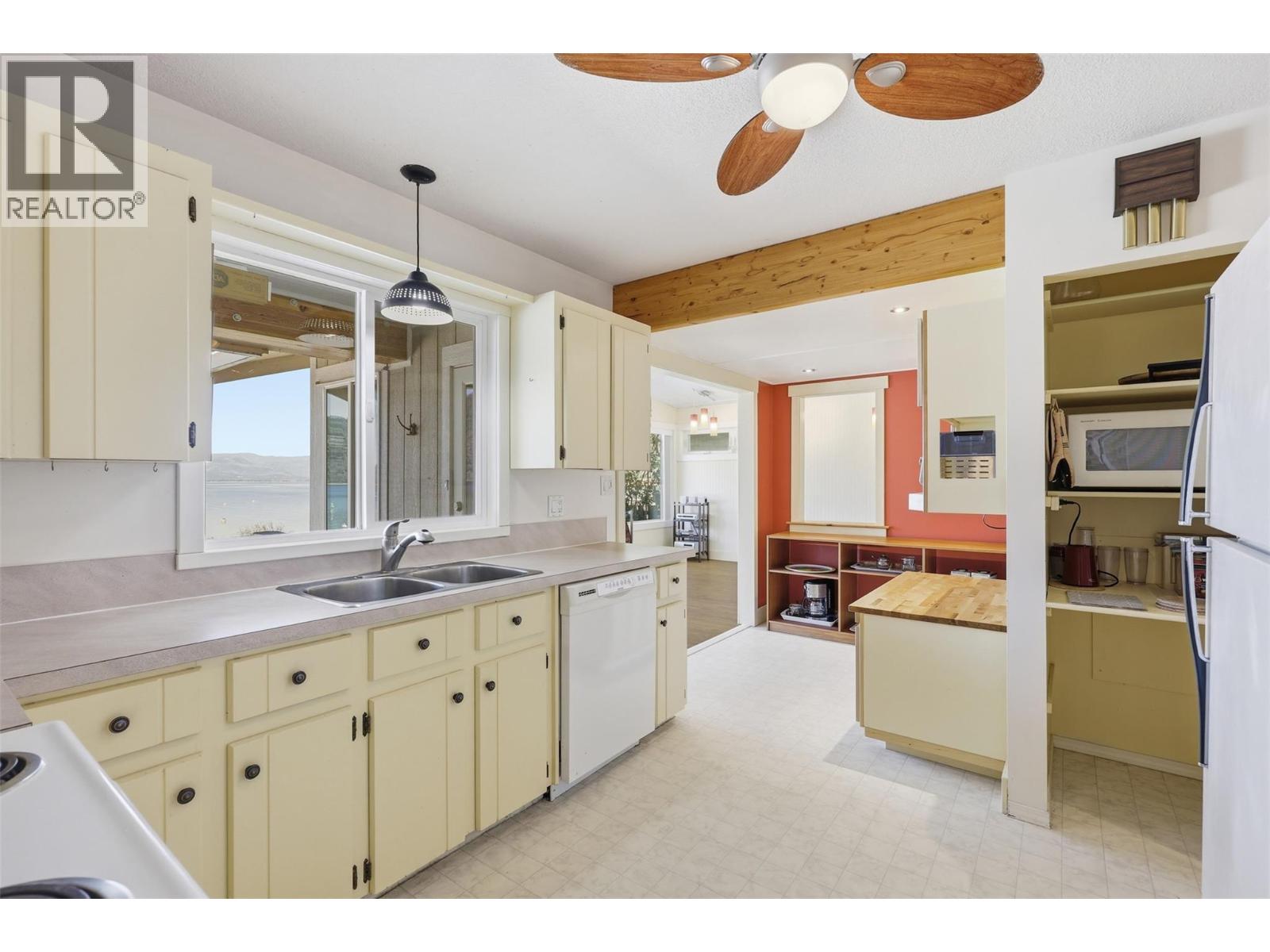 327 Lakeshore Drive, Chase, British Columbia  V0E 1M0 - Photo 17 - 10387319