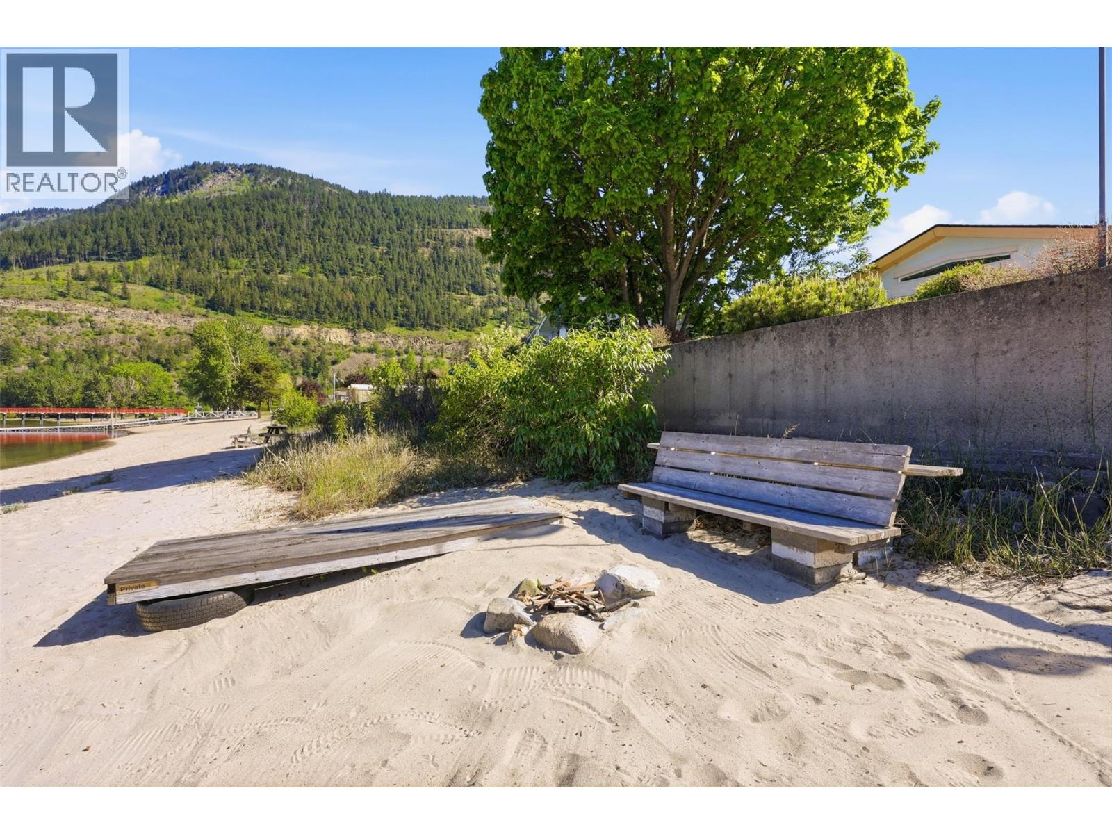 327 Lakeshore Drive, Chase, British Columbia  V0E 1M0 - Photo 2 - 10387319