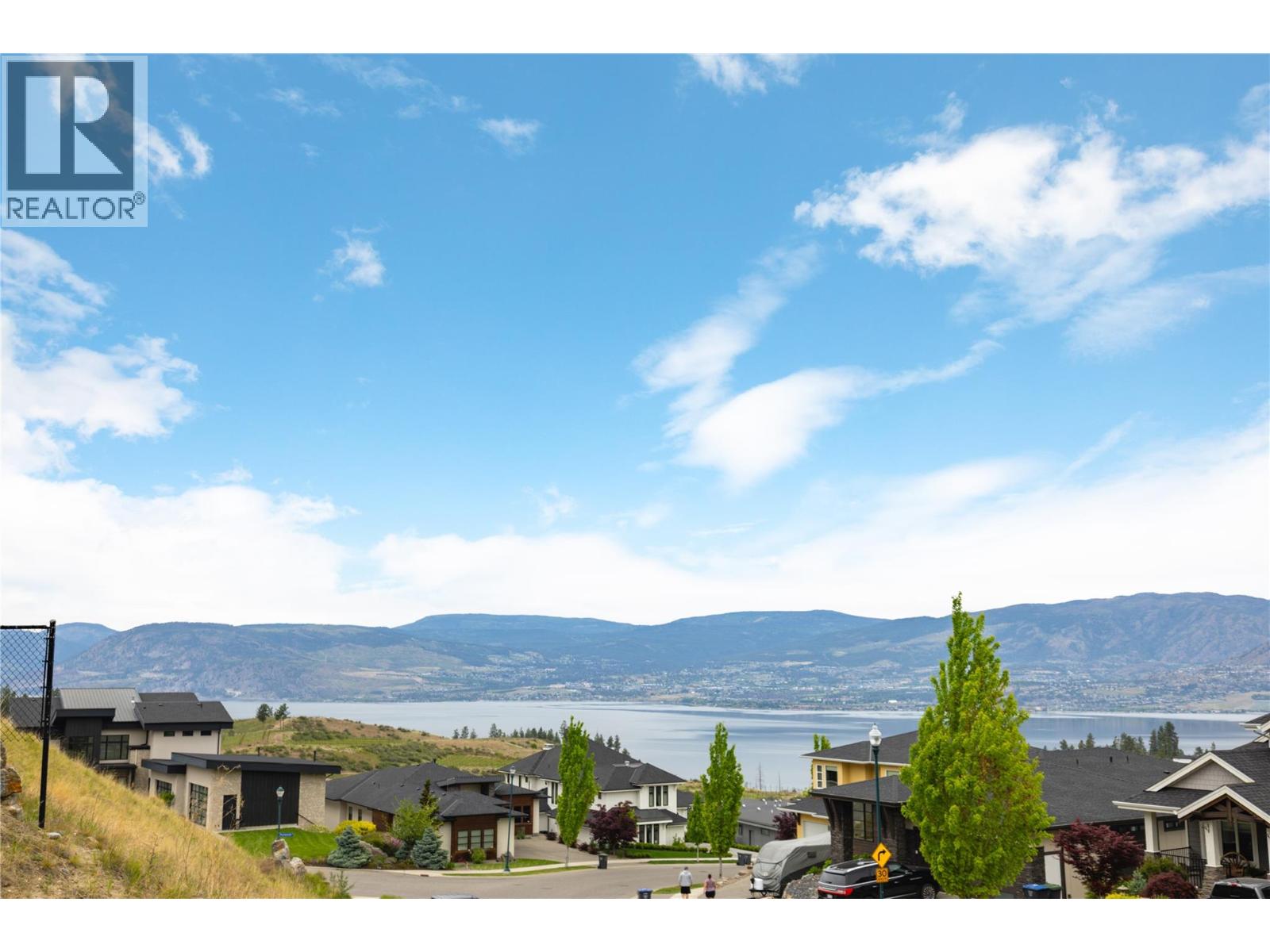 5677 Mountainside Drive, Kelowna, British Columbia  V1W 5L5 - Photo 11 - 10387207