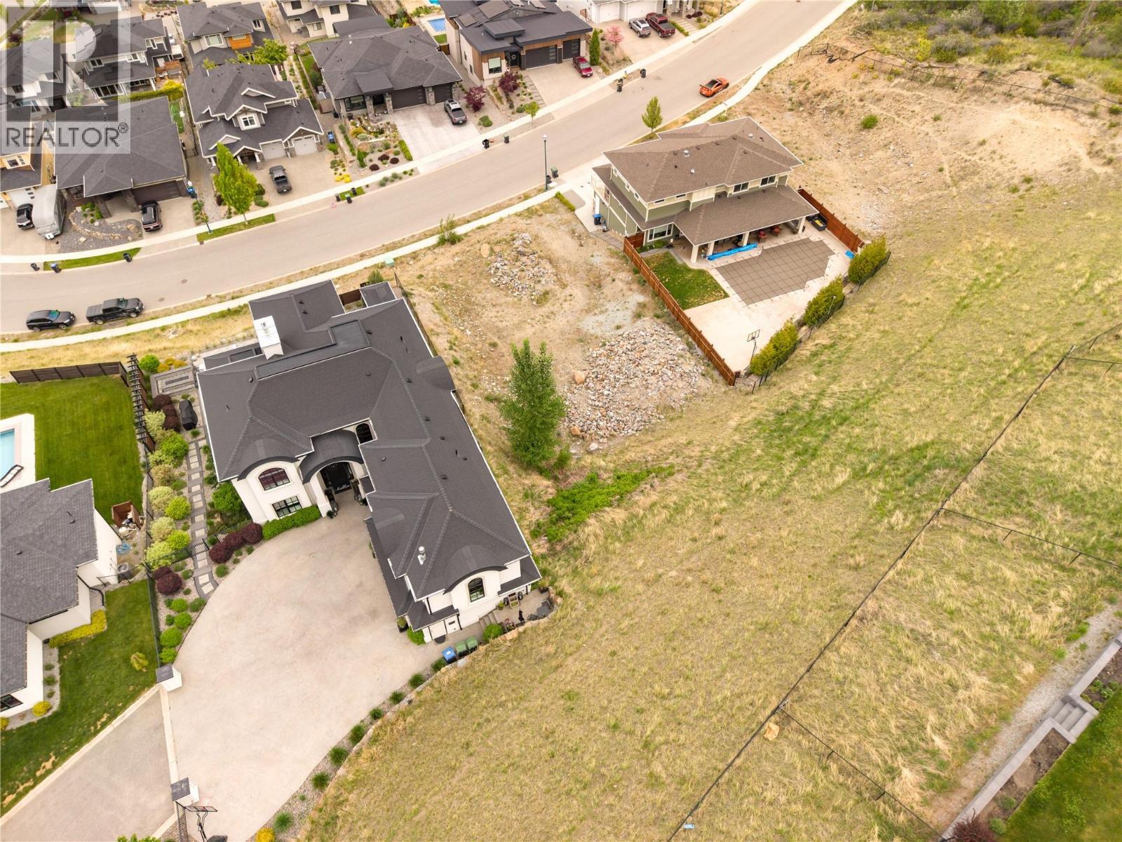 5677 Mountainside Drive, Kelowna, British Columbia  V1W 5L5 - Photo 15 - 10387207