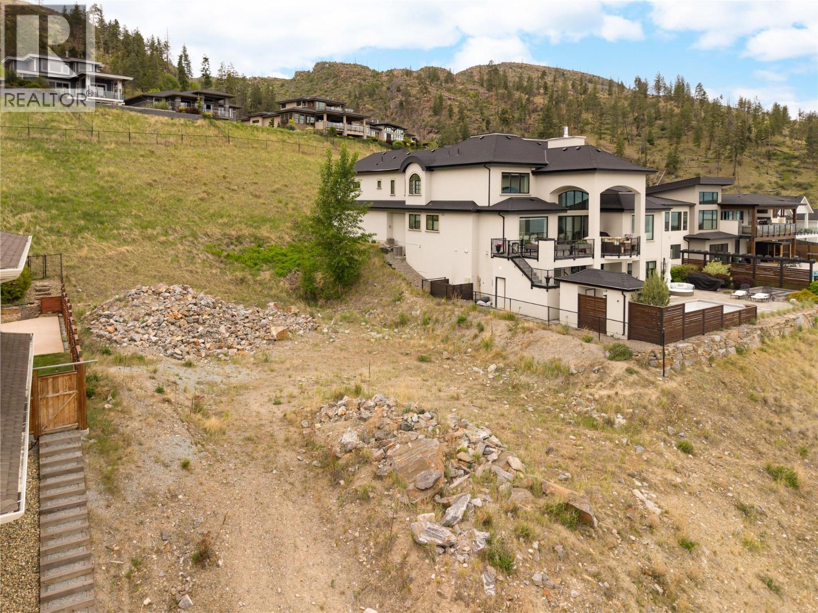 5677 Mountainside Drive, Kelowna, British Columbia  V1W 5L5 - Photo 18 - 10387207