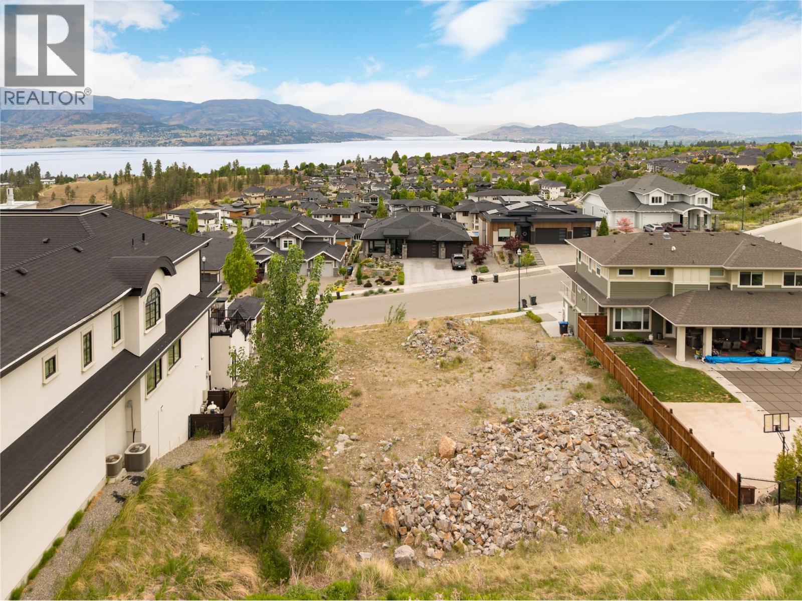 5677 Mountainside Drive, Kelowna, British Columbia  V1W 5L5 - Photo 3 - 10387207
