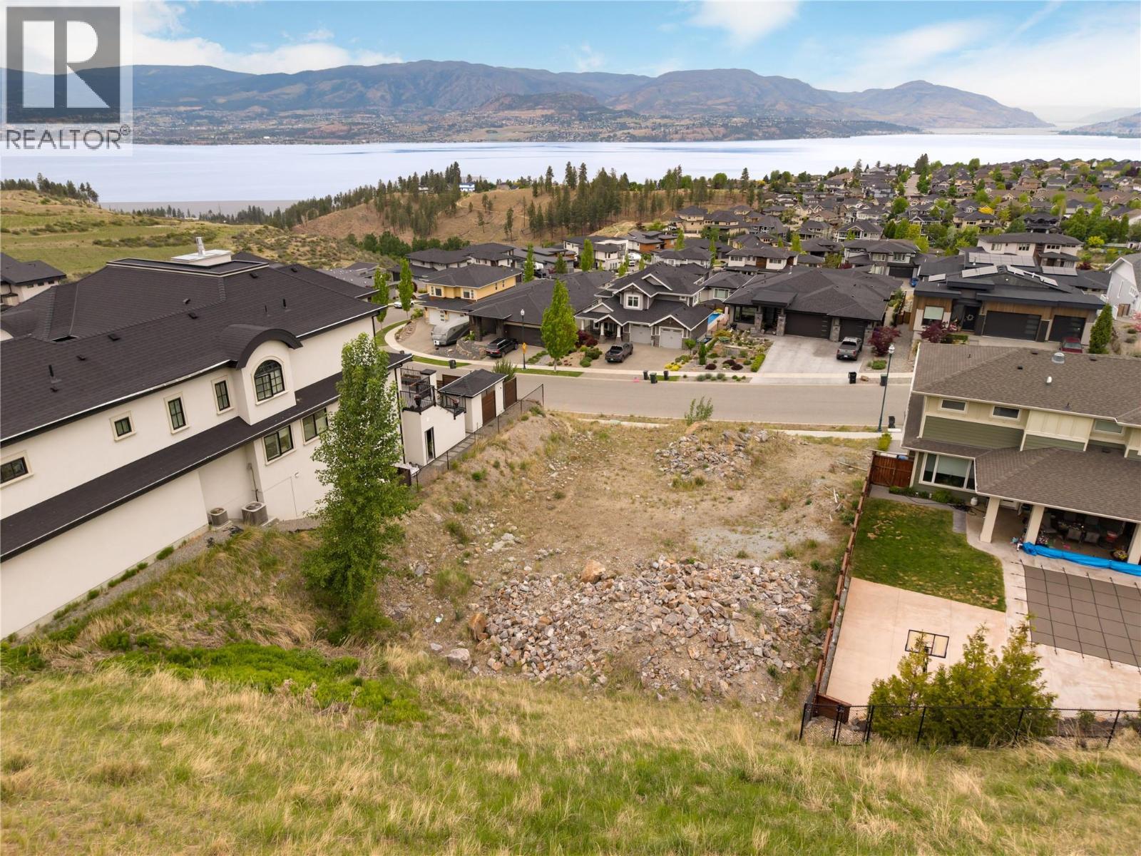 5677 Mountainside Drive, Kelowna, British Columbia  V1W 5L5 - Photo 4 - 10387207