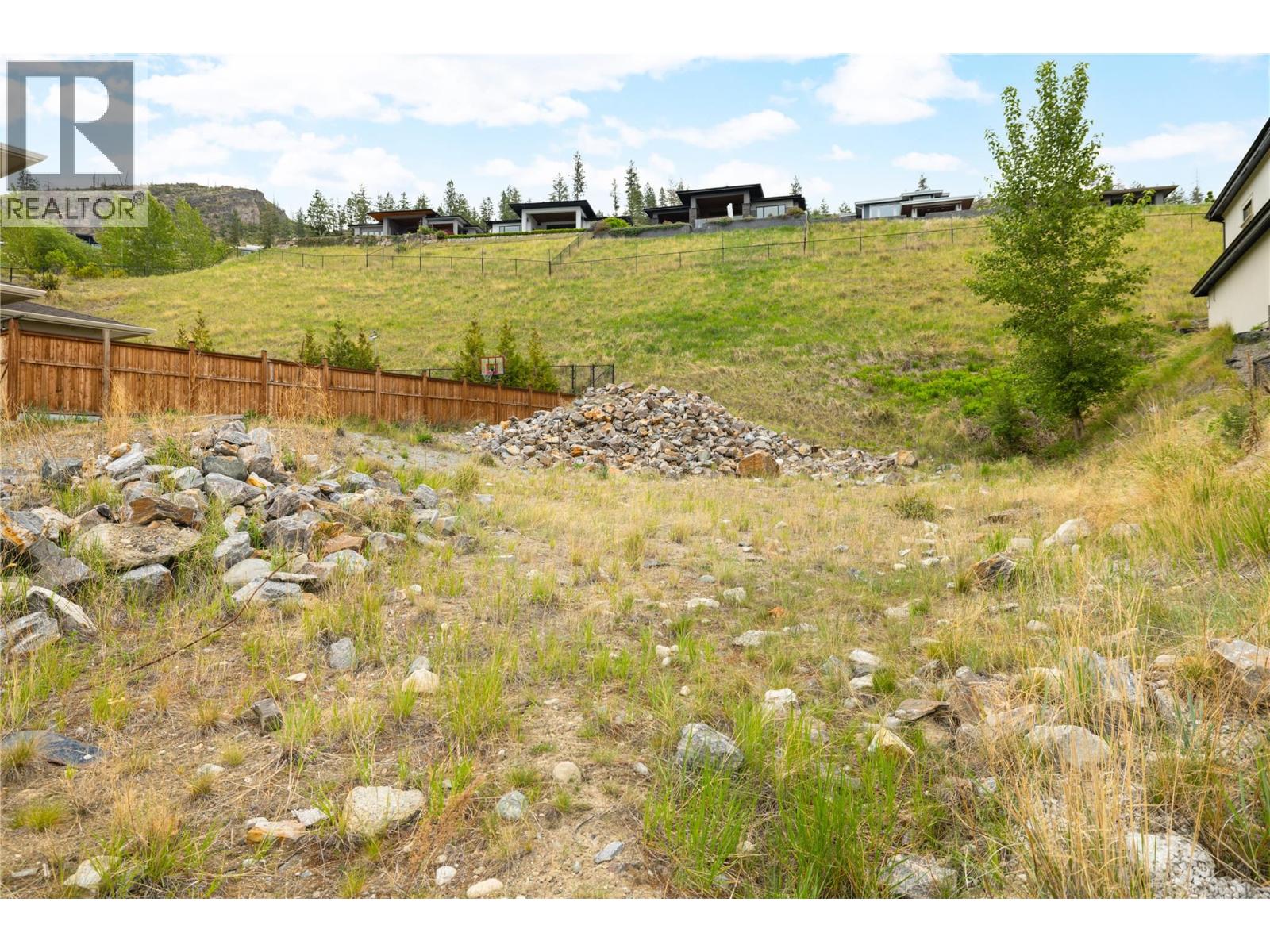 5677 Mountainside Drive, Kelowna, British Columbia  V1W 5L5 - Photo 6 - 10387207