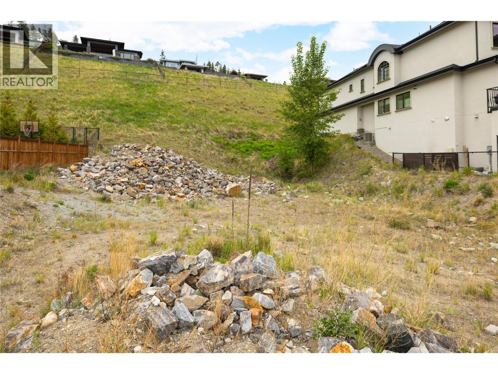 5677 Mountainside Drive, Kelowna, British Columbia  V1W 5L5 - Photo 7 - 10387207