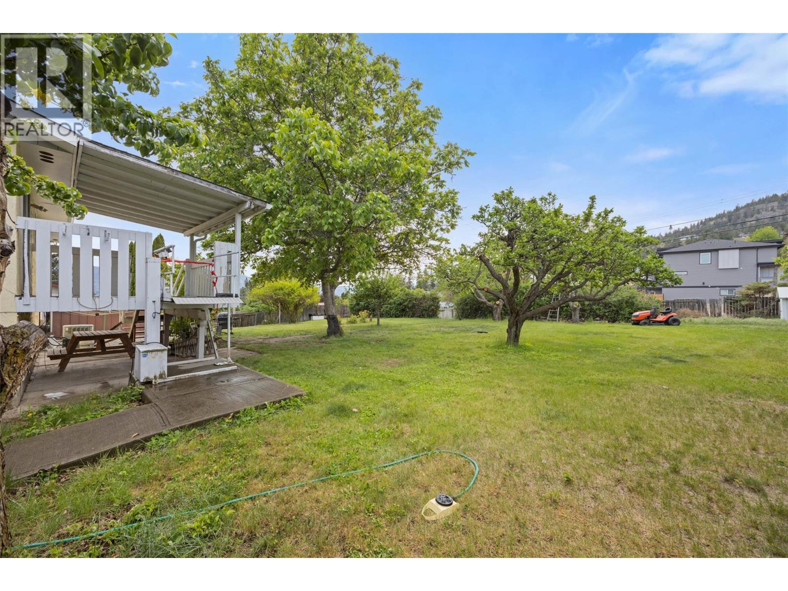 936 Mccartney Road, West Kelowna, British Columbia  V1Z 1S1 - Photo 3 - 10387065