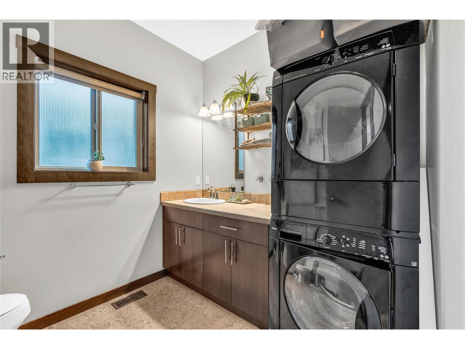 653 Papineau Street Unit# 102, Penticton, British Columbia  V2A 4X8 - Photo 8 - 10387419